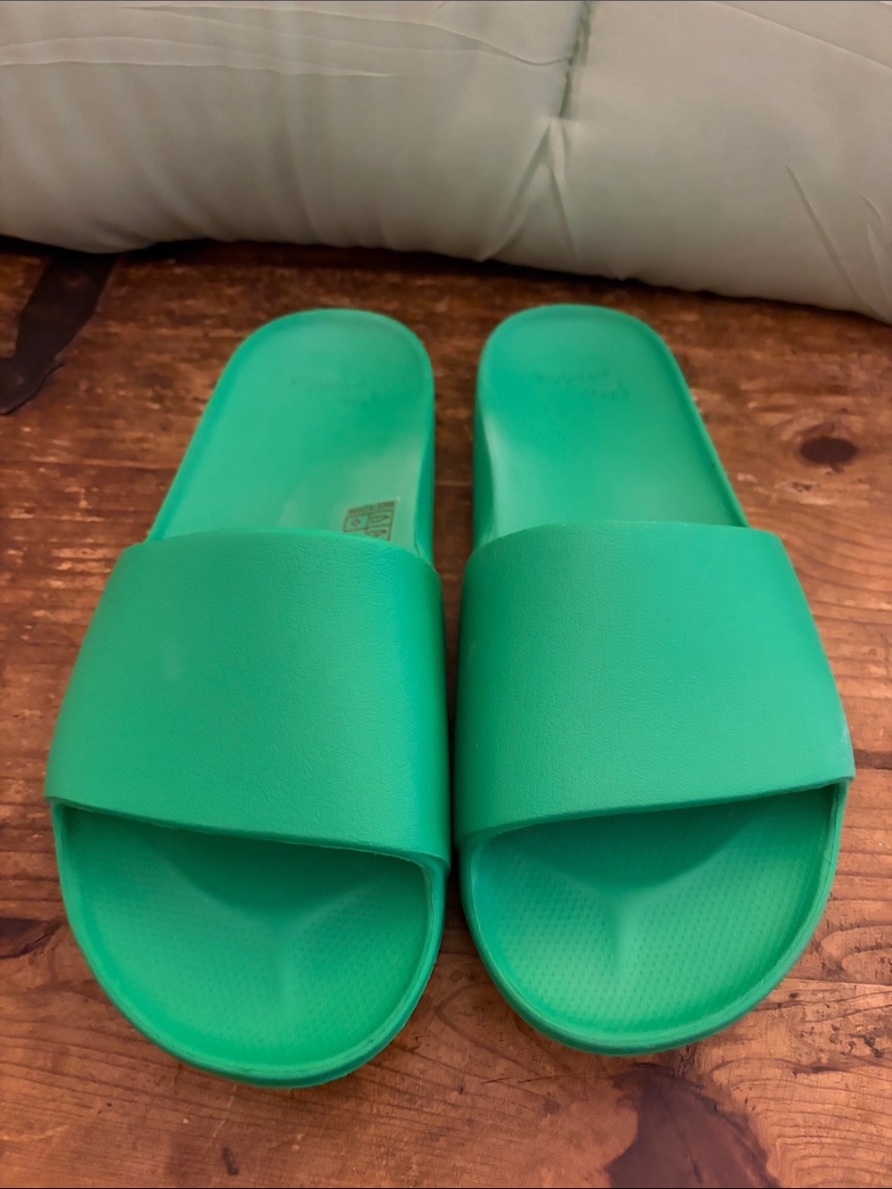 Archie’s Arch Support Women’s Slide Sandals in Green
